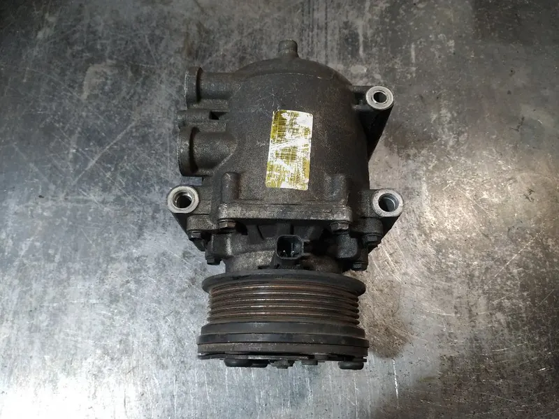 Фото: Компрессор кондиционера Ford Explorer U251 2005-2011