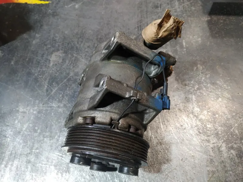 Фото: Компрессор кондиционера Nissan Presage TU31 2003-2009