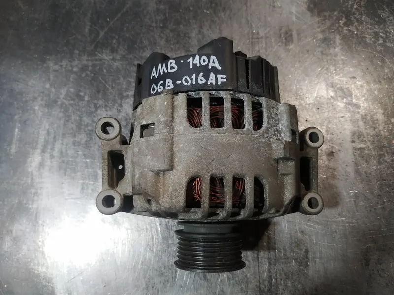 Фото: Генератор Audi A4 B7 2004-2009