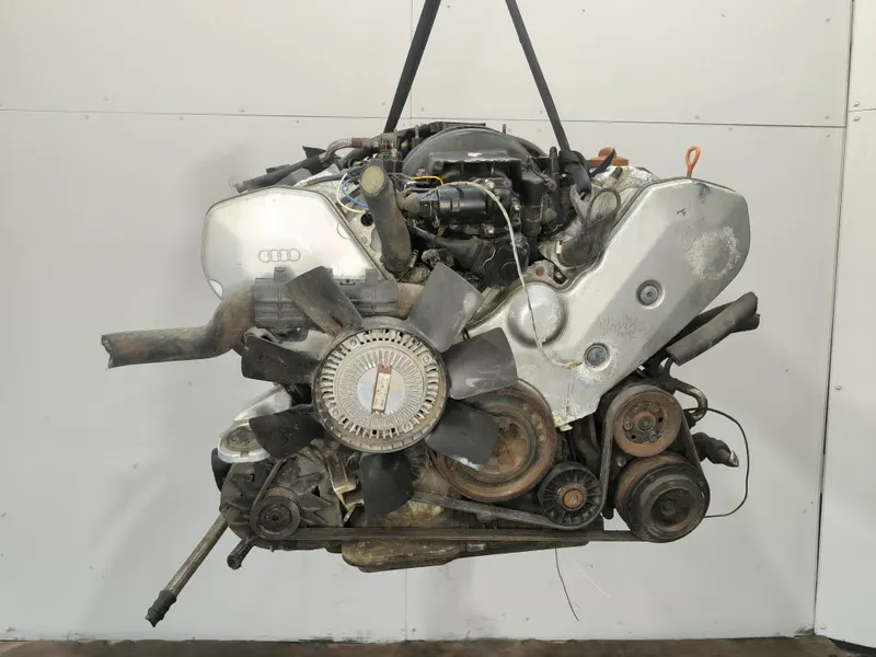 Фото: Двигатель Audi V8 D1