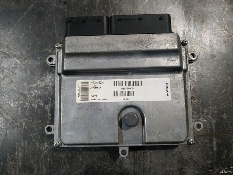 Фото: Блок управления двигателем Volvo C30 MK38 2006-2009