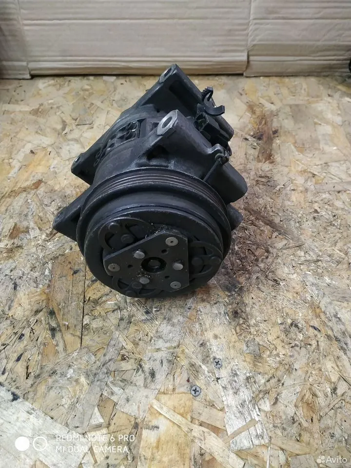Фото: Компрессор кондиционера Subaru Impreza G10 1992-2000