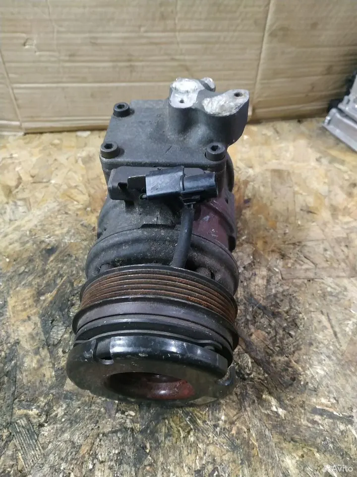 Фото: Компрессор кондиционера Mitsubishi Chariot N34W 1991-1997